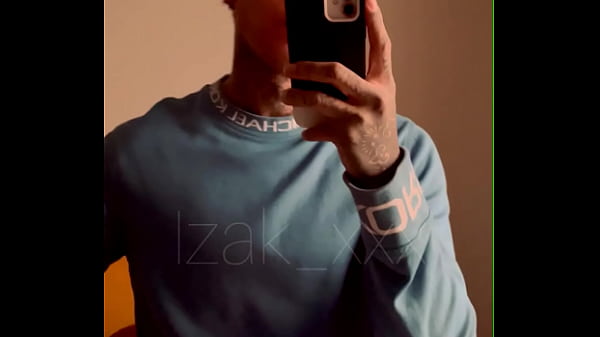 Mostrando la llavenuda pa que la pidan en la tlapaleria