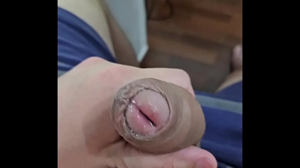 NOVINHO DOTADO GOZANDO GOSTOSO