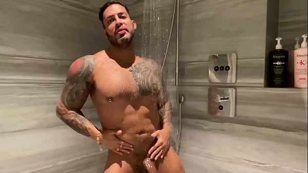 Horny dancing in shower I masturbate talking dirty to you — VIKTOR ROM —