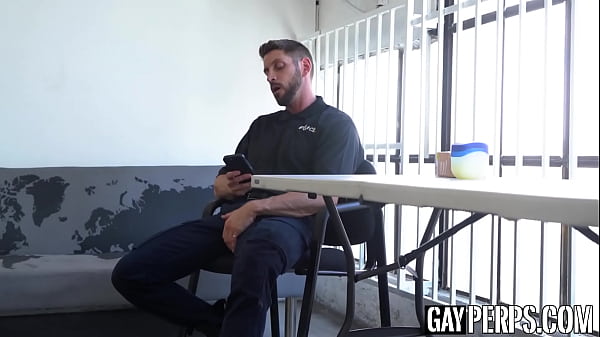 Asian crook Luke Truong barefucked by Johnny Ford big cock