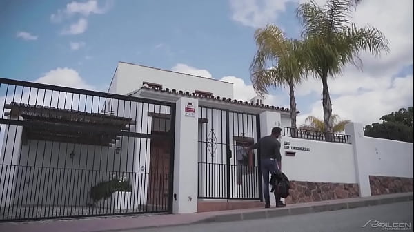 Bastian Karim and Tyler Berg takes their time before everybody arrives