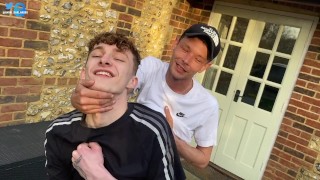 Harri Oakland Breeds Clayton Fox in the sun