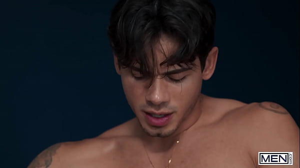 Kyle Is Very Welcoming And Even Agrees To Suck Ashton Summers’ Cock, Then Cristiano Joins Them For A Threesome – MEN