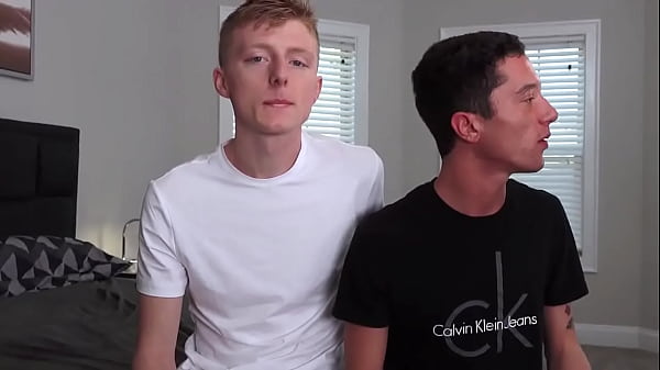 Richie Spreads His Ass For Kyle