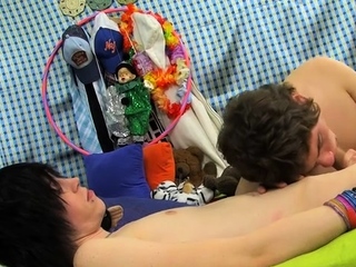 Sexy gay lover licks sweetmeat and sucks a rod from ally