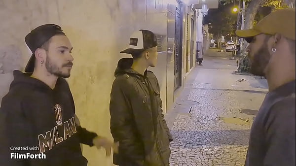 Dando pra dois amigos dotados