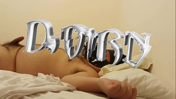 meu cunhado falou que ia no futebol e veio me dar leite no cuzinho (COMPLETO NO RED)