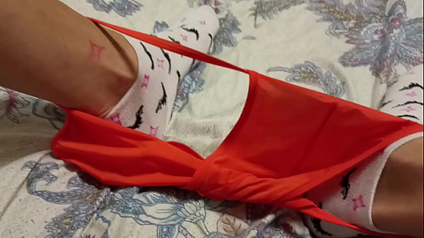 Играю со своим сочным членом