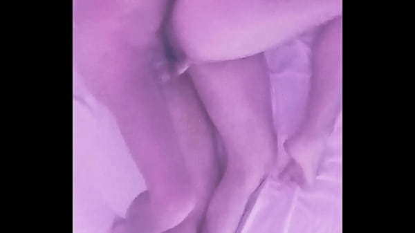 Macho alfa comendo Beta