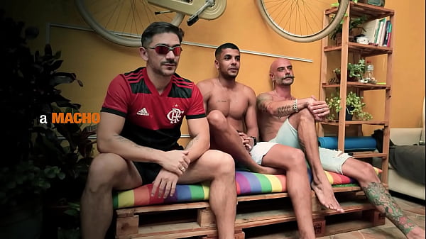 Fla x Flu! Perdeu a aposta e pagou como podia