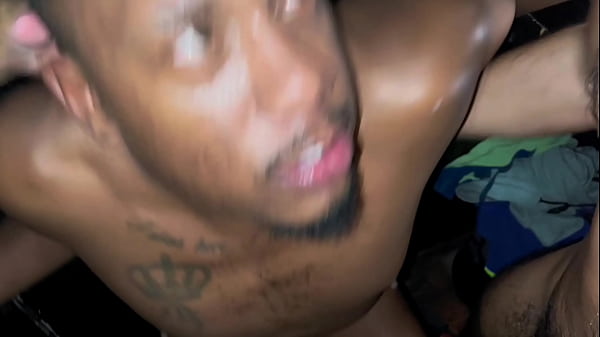 Beijos profundos, oral com tesão, sexo delirante com dotados no glory holle.