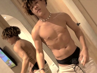 Latino muscle beach boy Ciao Alves is showering abs