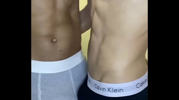 TROCA TROCA ENTRE TWINKS PAUZUDOS. – FREE