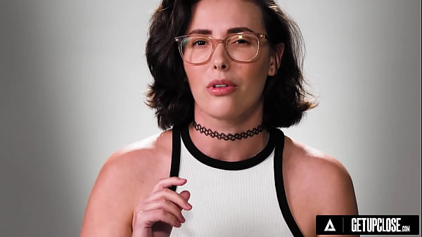 UP CLOSE – How Women Orgasm With Passionate Casey Calvert! SOLO FEMALE MASTURBATION! FULL SCENE