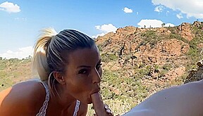 Belle nana se donne en plein air