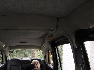 Massive tits gal anal fucked in taxi