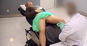 Elle baise avec don gyneco