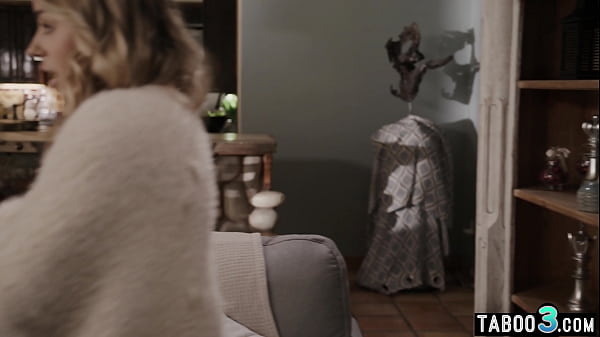 It is time for blondie Anna Claire Clouds to say thanks on a throbbing cock